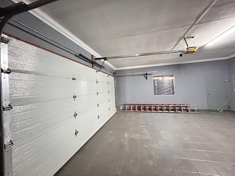To Let 4 Bedroom Property for Rent in Xanadu North West